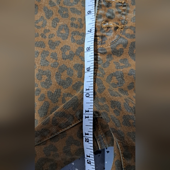 Leopard print high rise denim jeans - Picture 10 of 11